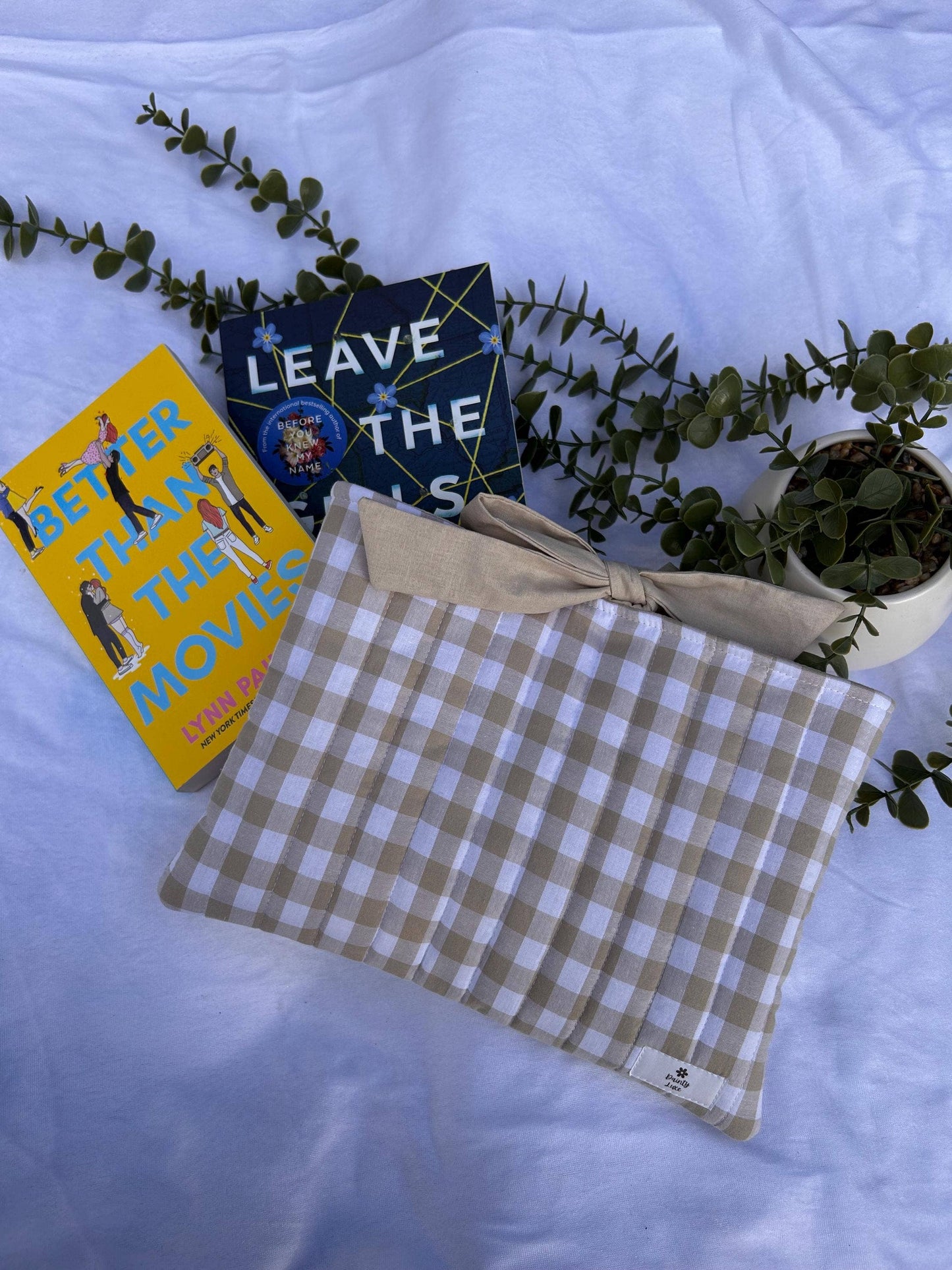 Quilted Gingham Book Sleeve with Brown Lining and Bow